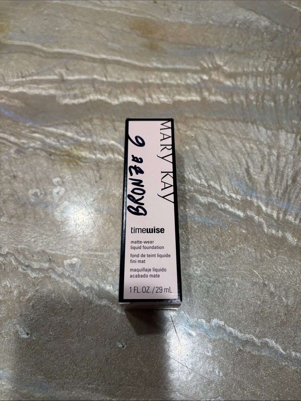 Mary Kay Timewise Matte-Wear Liquid Foundation - Pale Pink Label (Brown 6)